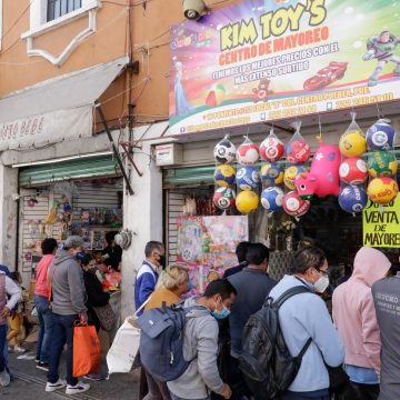 (FOTOS Y VIDEO) Jugueterías en Puebla abren sus puertas con aforo del 20%