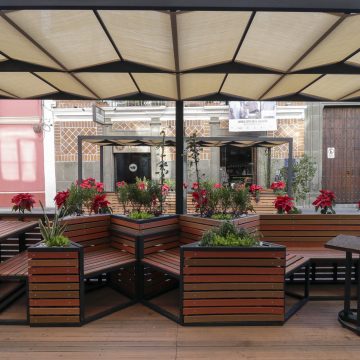 (VIDEO) Claudia Rivera recorre los parklets instalados en el Centro Histórico