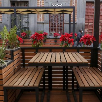 (FOTOS Y VIDEO) Finaliza instalación de parklets en el centro de la ciudad