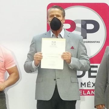 (VIDEO) Se registra Alfredo Adame como precandidato de RSP a  una diputación