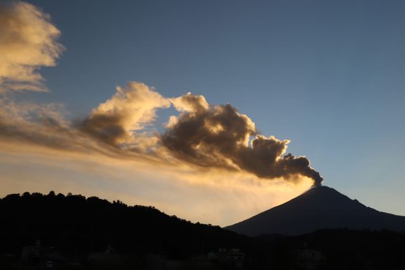 Continúan emisiones Volcán Popocatépetl