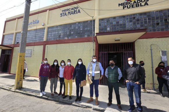 Recuperan imagen urbana y mejoran condiciones para 115 comerciantes de los mercados Santa María y Santa Anita