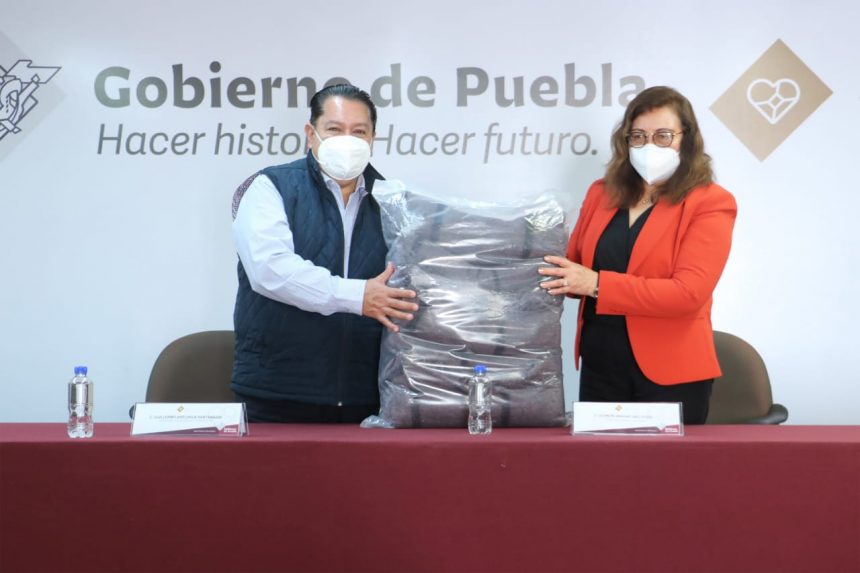 50397eda-acc0-4f6d-a73b-3eee8140b37f Dona Secretaría de Movilidad y Transporte cobertores al SEDIF para grupos vulnerables