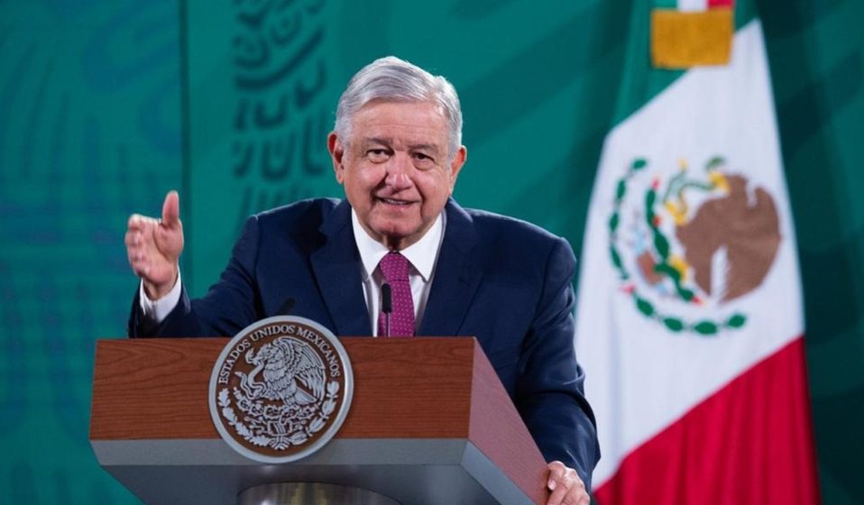 Por combate a la corrupción del gobierno federal, ya se ve el renacimiento de México: AMLO