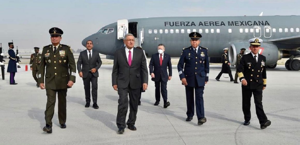Se ha demostrado que se pueden operar tres aeropuertos: AMLO tras inaugurar base en Santa Lucía
