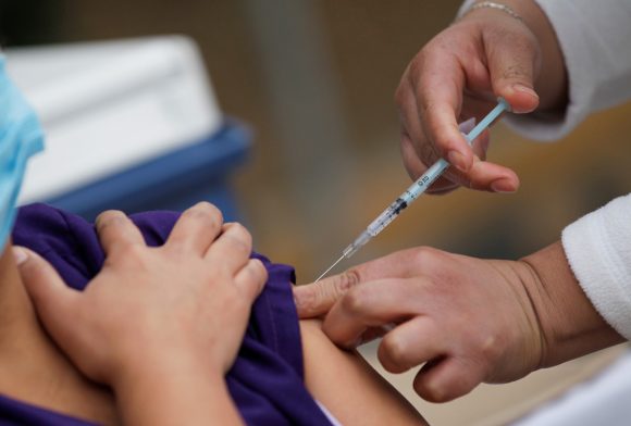 Las dudas sobre la vacunación por Lilia Vélez