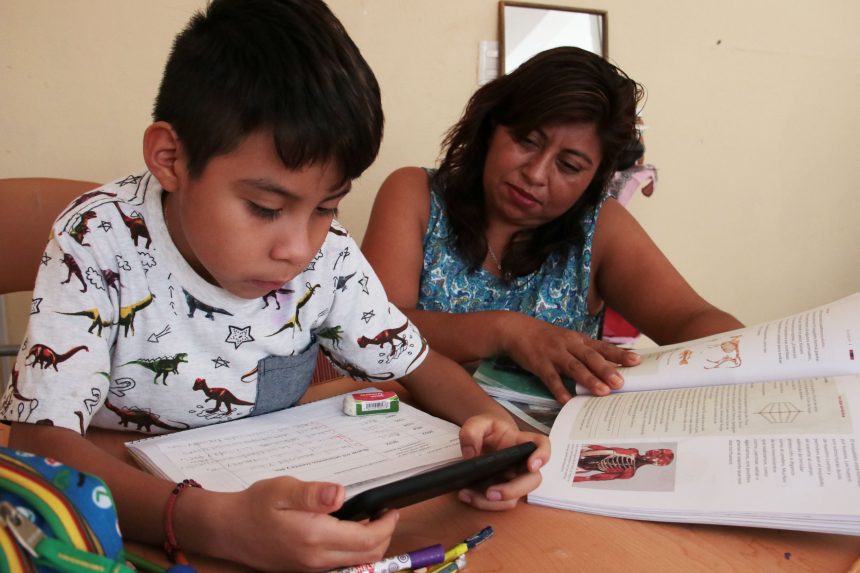 aprende-en-casa-438871 Padres de familia y alumnos deben hacer un esfuerzo para que se mantenga la matricula escolar: Barbosa Huerta