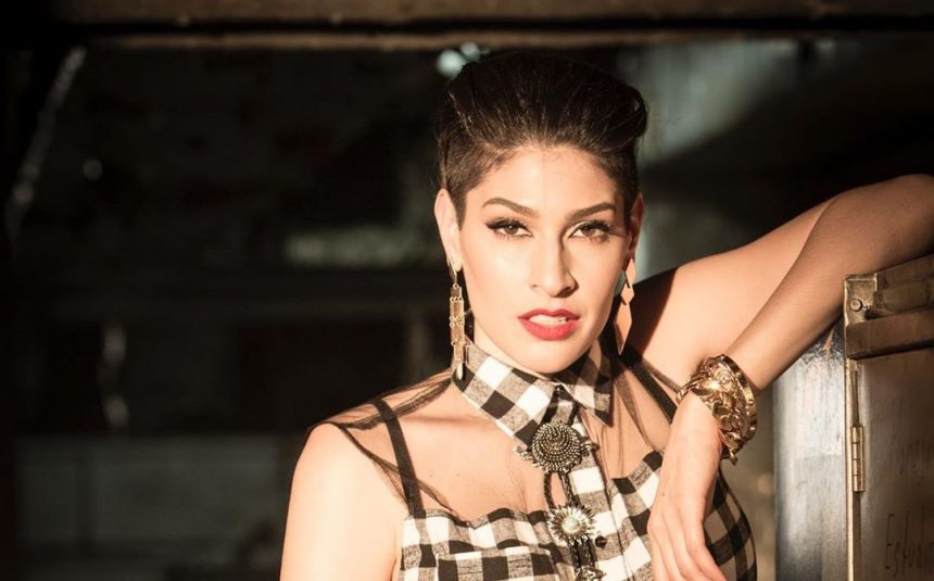 ashley-publica-tierna-foto-sobrina_0_25_1080_672 Cantante de Ha-Ash sale “al natural” en la nieve