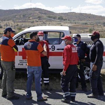 (FOTOS Y VIDEOS) Equipos de rescate realizan búsqueda de desaparecidos en la zona de El Aguacate