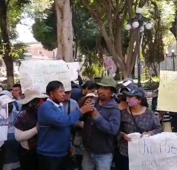 (VIDEO) Bloquean pobladores de La Resurrección Bulevar 5 de Mayo por faltando agua