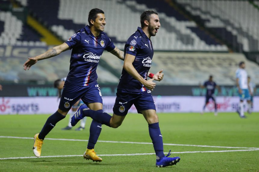 Chivas despertó y venció al León como visitante