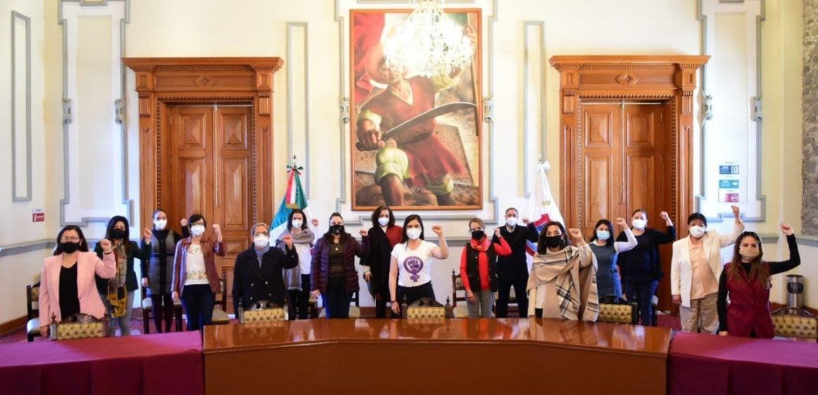 Funcionarias de Ayuntamiento de Puebla alzan la voz contra la violencia política de género