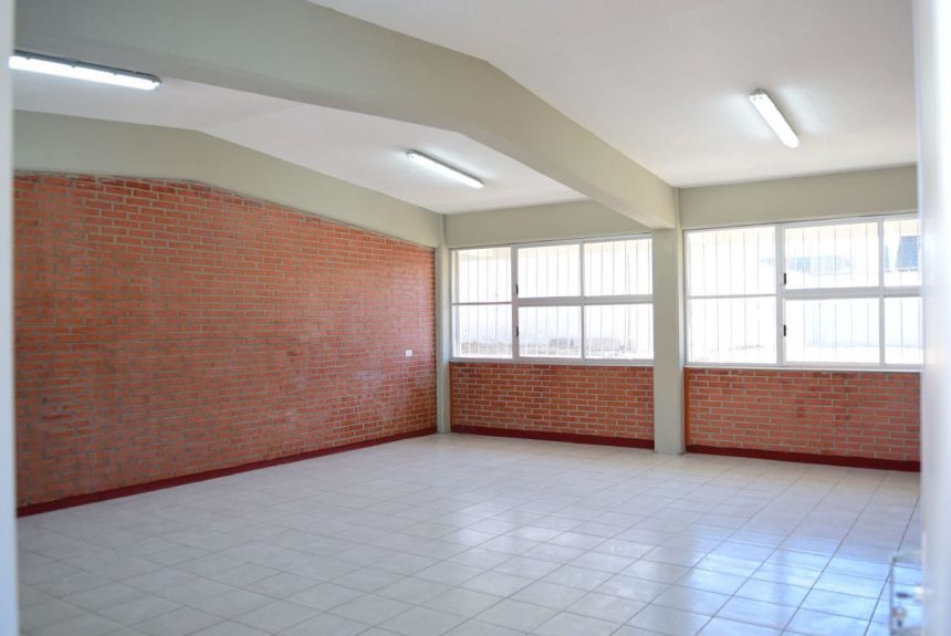 nota uno Dignifica Ayuntamiento de Puebla aulas escolares en San Sebastián de Aparicio