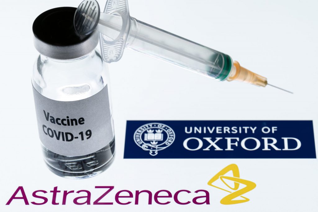 vacuna astrazeneca scaled 2