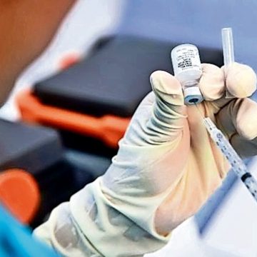 Reciben 8 estados vacunas “echadas a perder” y las regresarán