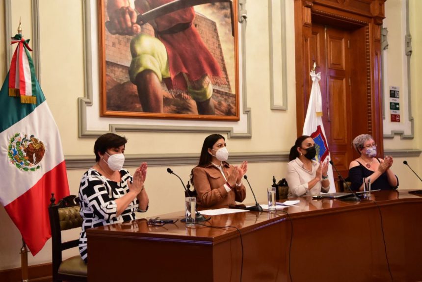 El Ayuntamiento de Puebla reconoció a representantes de los comités del Programa Vecinos en Construcción de la Paz
