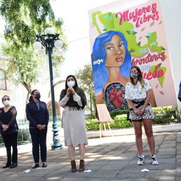 Ayuntamiento de Puebla inaugura mural hecho por mujeres poblanas y refugiadas