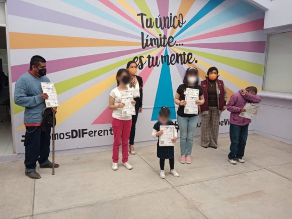 Con actas de nacimiento en Braille, SEDIF acerca servicios en Guadalupe Victoria