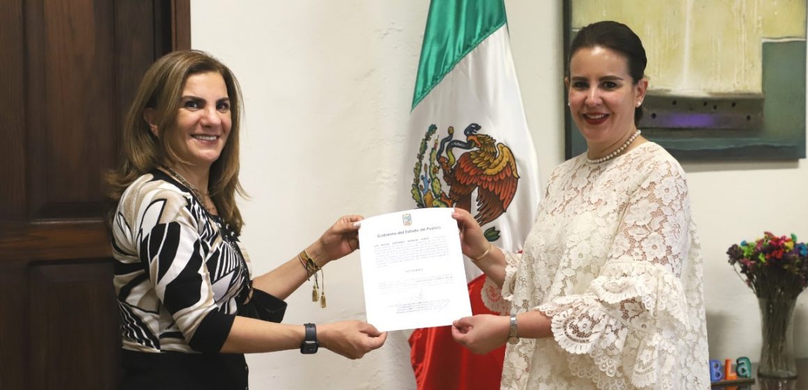 Designa titular de SEGOB a Elena del Carmen Tanus como subsecretaria jurídica