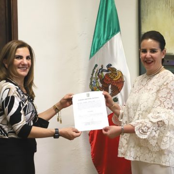 Designa titular de SEGOB a Elena del Carmen Tanus como subsecretaria jurídica