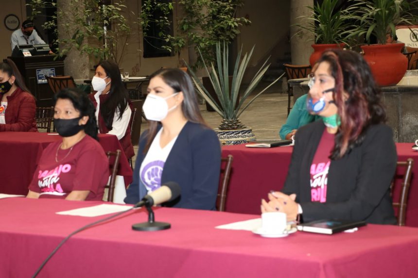 3fa18f52-9f31-485f-b3a6-ad2d0014c246 (1) Claudia busca reelección sin dejar la presidencia