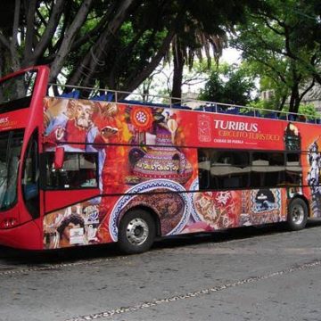 Con baja demanda empresas de transporte turístico retomaron operaciones en Puebla