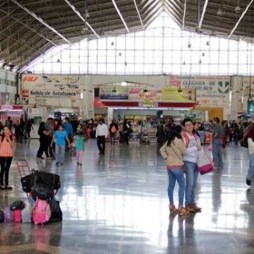 Abarrotan poblanos la CAPU por vacaciones de Semana Santa