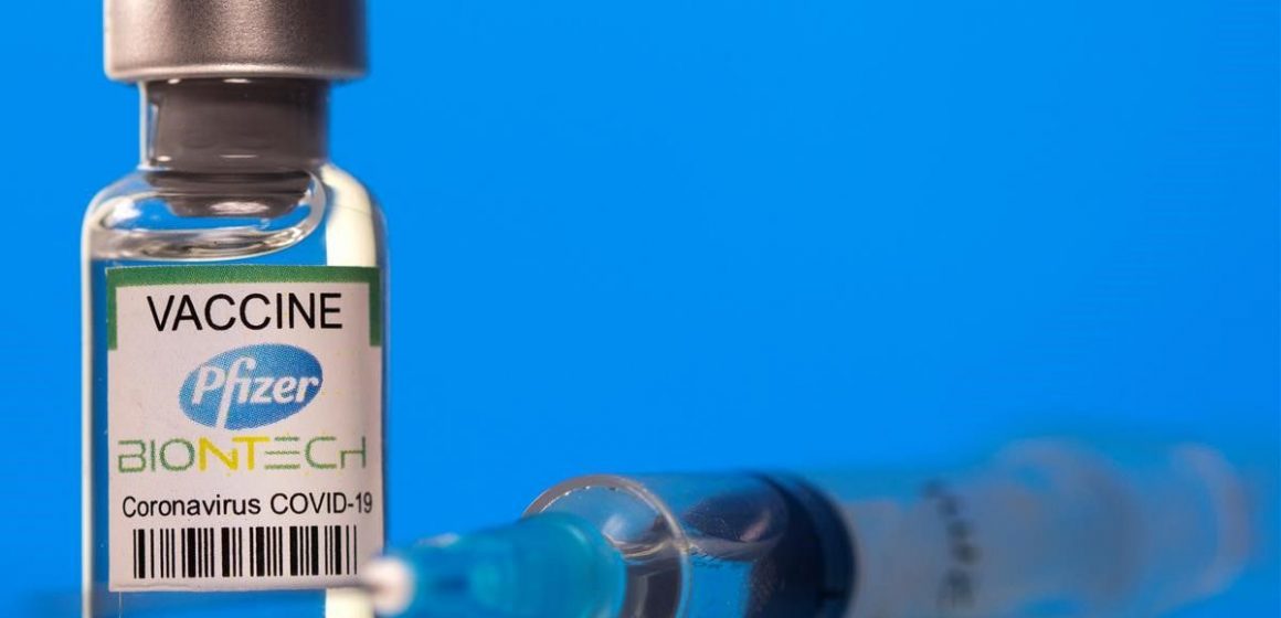 Pfizer inicia ensayo clínico de un fármaco oral contra Covid-19