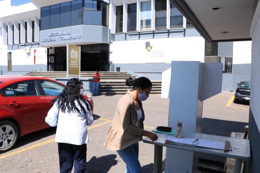 Continúa SMT con trámite de documentos en oficinas de La Paz