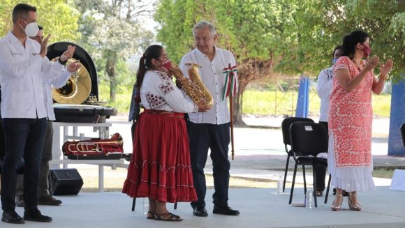 Que nos agarre vacunados a todos: AMLO ante posible tercer ola de COVID-19