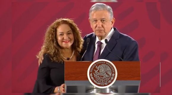 (VIDEO) AMLO arremete contra informe del Departamento de Estado de EE.UU.; defiende a Sanjuana Martínez