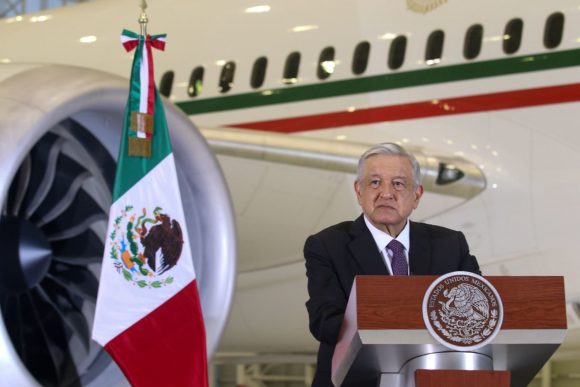 AMLO asegura que se han ahorrado entre 200 y 300 mdp por no usar el Avión Presidencial