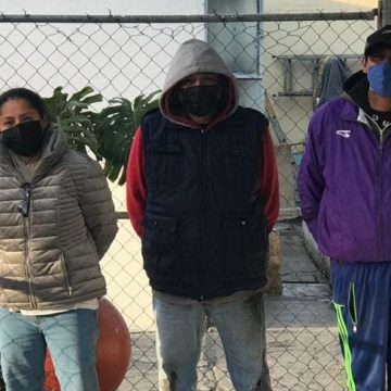 (VIDEO) 3 detenidos, saldo del ingreso de policías al mercado Amalucan