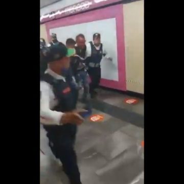 (VIDEO) Asalto al interior del Metro de CDMX; se reportaron balazos y un lesionado