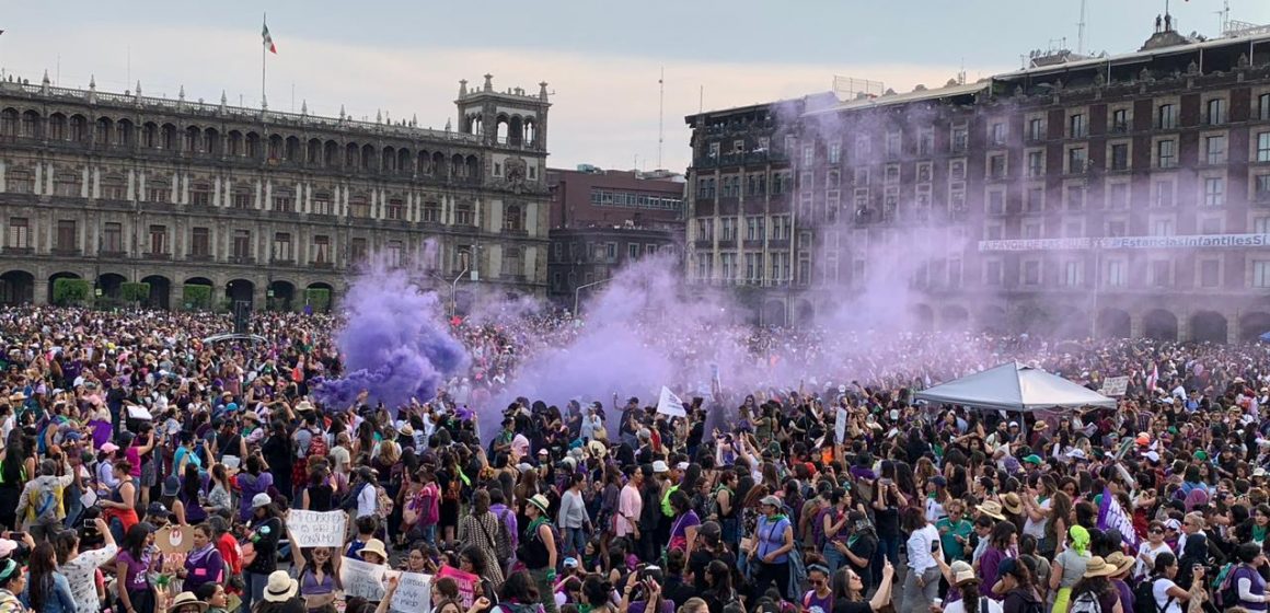 AMLO no prohibirá manifestaciones de mujeres el 8 Marzo