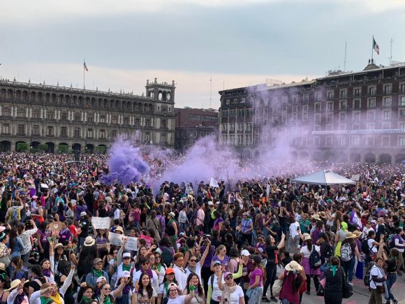 AMLO no prohibirá manifestaciones de mujeres el 8 Marzo