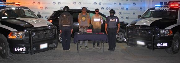 Bajo estrategia de vectores de proximidad, úbico y detuvo Policía Municipal a dos hombres por robo a casa habitación