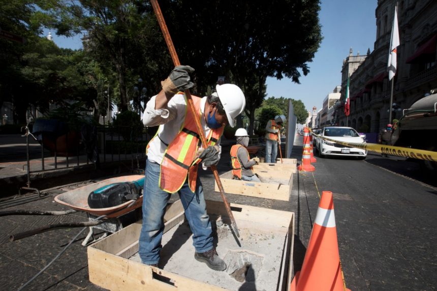 Gerencia del Centro Histórico del Ayuntamiento de Puebla supervisará remodelación del Zócalo de la ciudad