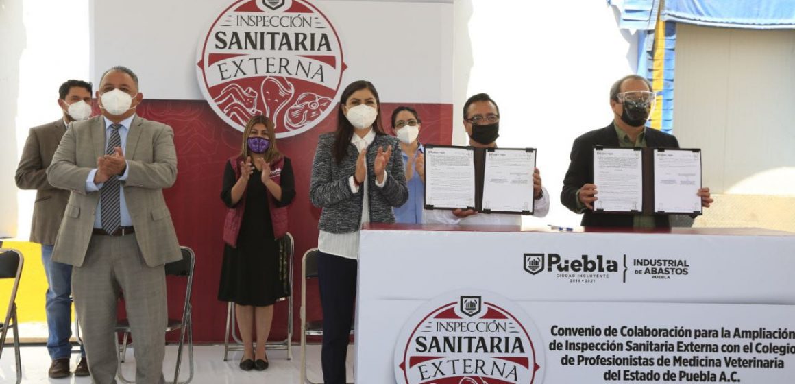 Rastro de Puebla firma convenio con el Colegio de Medicina Veterinaria para inspección en carnicerías