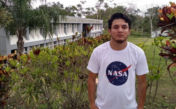 Poblano de la Sierra Norte logra beca en la NASA