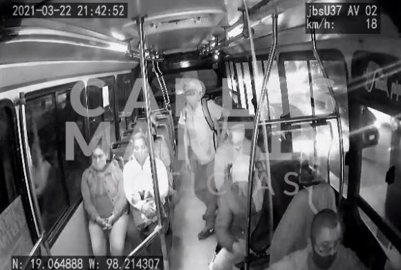 (VIDEO) Asaltan el “Morado” a mano armada