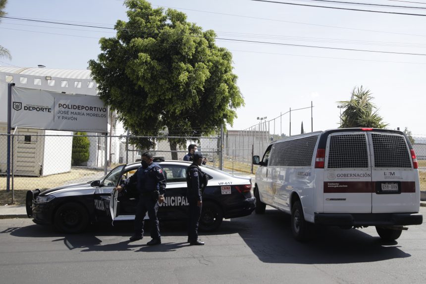 DETENCIÓN DE MIGRANTES Rescata SSP a 87 migrantes en Amozoc