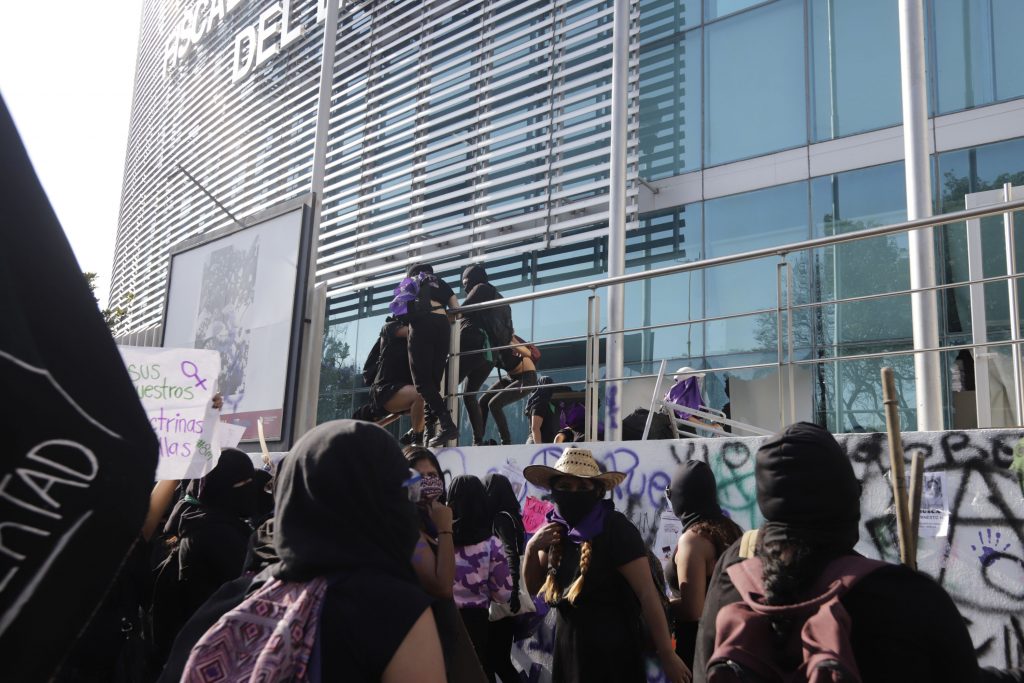 dia de la mujer protesta fiscalia 455299 1