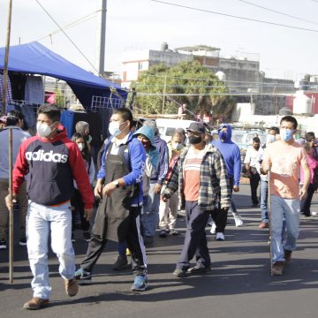 Riña en el tianguis de Bosques de Manzanilla deja saldo de un muerto