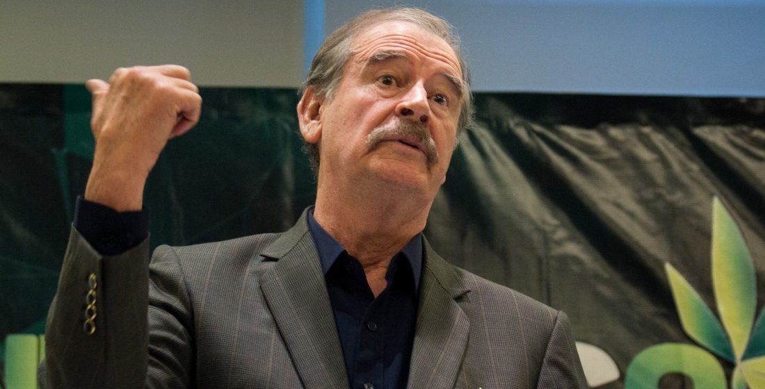 Vicente Fox genera polémica en redes, difunde evento con video de mujeres en bikini
