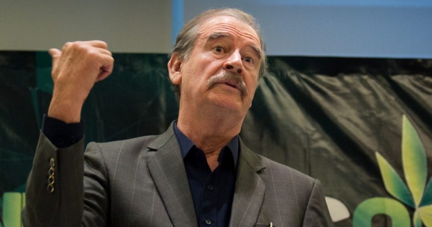 Vicente Fox genera polémica en redes, difunde evento con video de mujeres en bikini