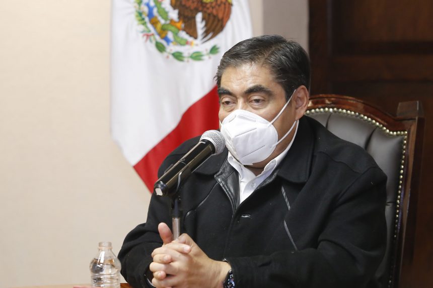 Ordena gobernador Barbosa retiro de vallas y garantizan libre expresión el 8M en Puebla