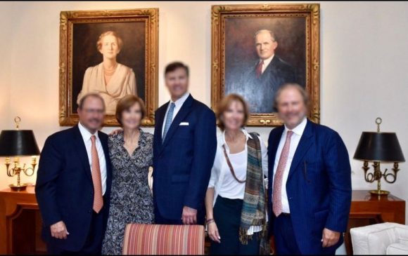 Giran orden de aprehensión contra familia Jenkins de Landa