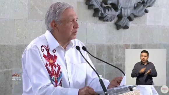 Anuncia AMLO: pensión para adultos mayores se entregará a los 65 años y aumentará cada año