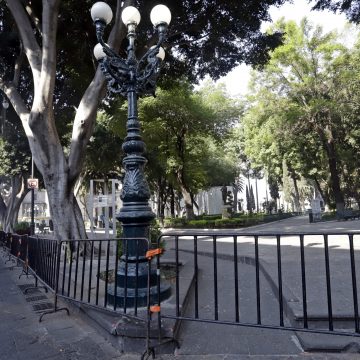 (FOTOS) Retiro de vallas del zócalo fue para desinfectar